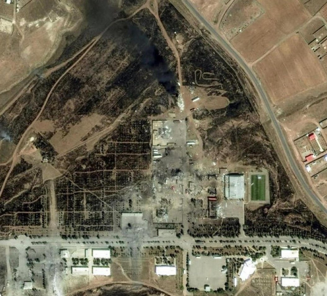 🚨İsrailin güvenlik sitesi hacklendi ve ortaya çıkan bilgiler şok etkisi yarattı. İşte İran'ın İsrail'e Ağır Darbesi:

🔻6 üst düzey general
🔻32 Mossad ajanı
🔻78 ŞinBet (iç istihbarat) görevlisi
🔻27 Deniz Kuvvetleri subayı
🔻198 Hava Kuvvetleri subayı
🔻462 asker
🔻423 sivil