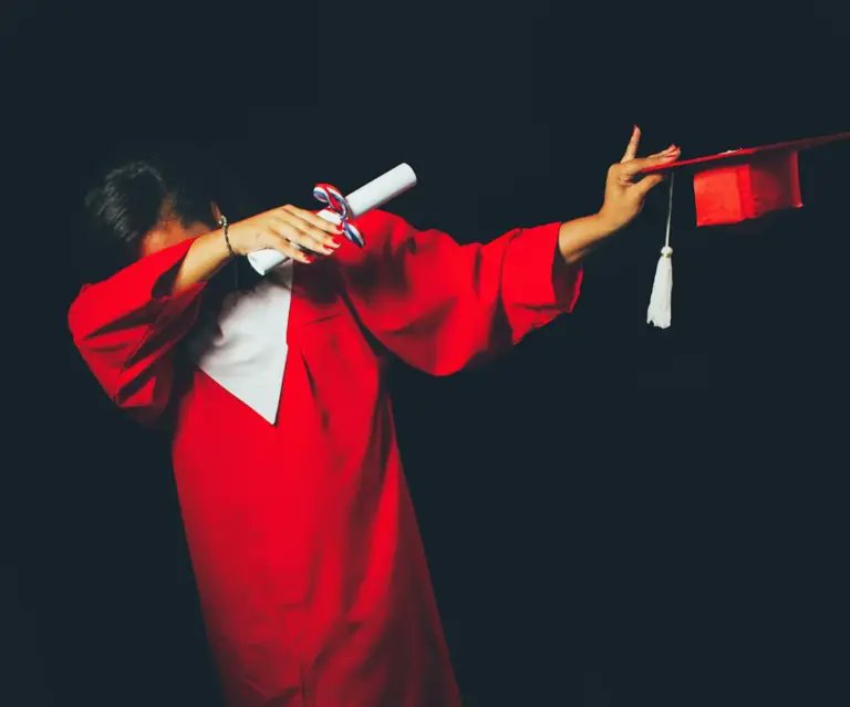Second-semester applications | New analysis reveals why starting studies mid-year may be more advantageous than waiting for traditional January intakes.

Key findings include reduced class sizes, increased individual attention from faculty, and better alignment with career
