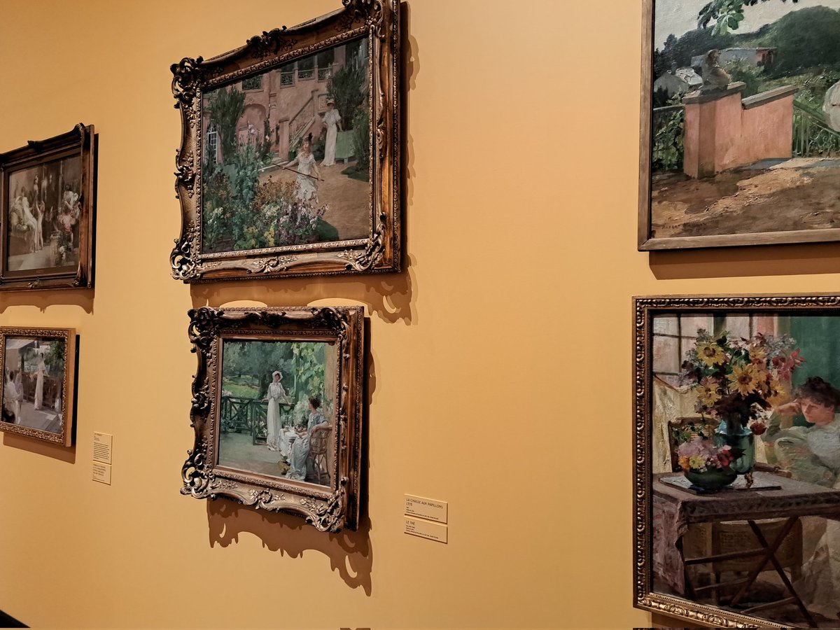 Très belle exposition Maignan au musée d'Amiens J'ai découvert de magnifiques dessins en plus de ses peintures Il a fait la coupole qui abrite les victimes du bazar de la charité avec une grande sensibilité