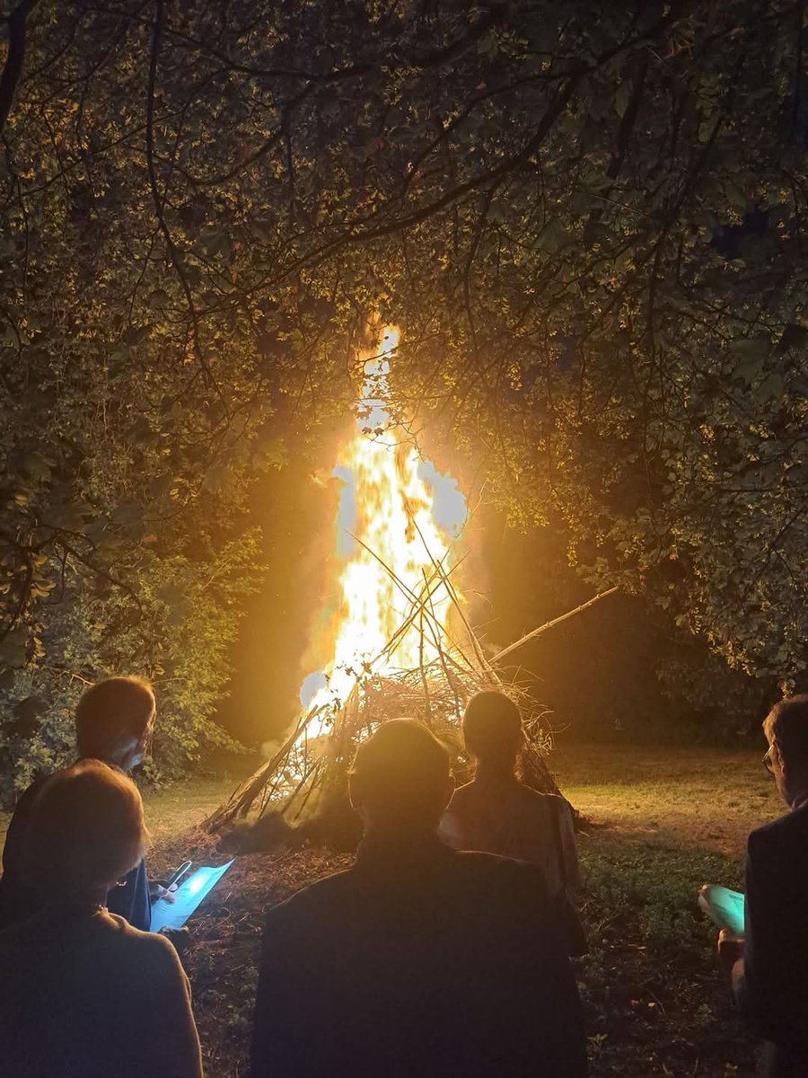 Très beau feu de la Saint Jean Malheureusement à partir de maintenant les jours vont raccourcir