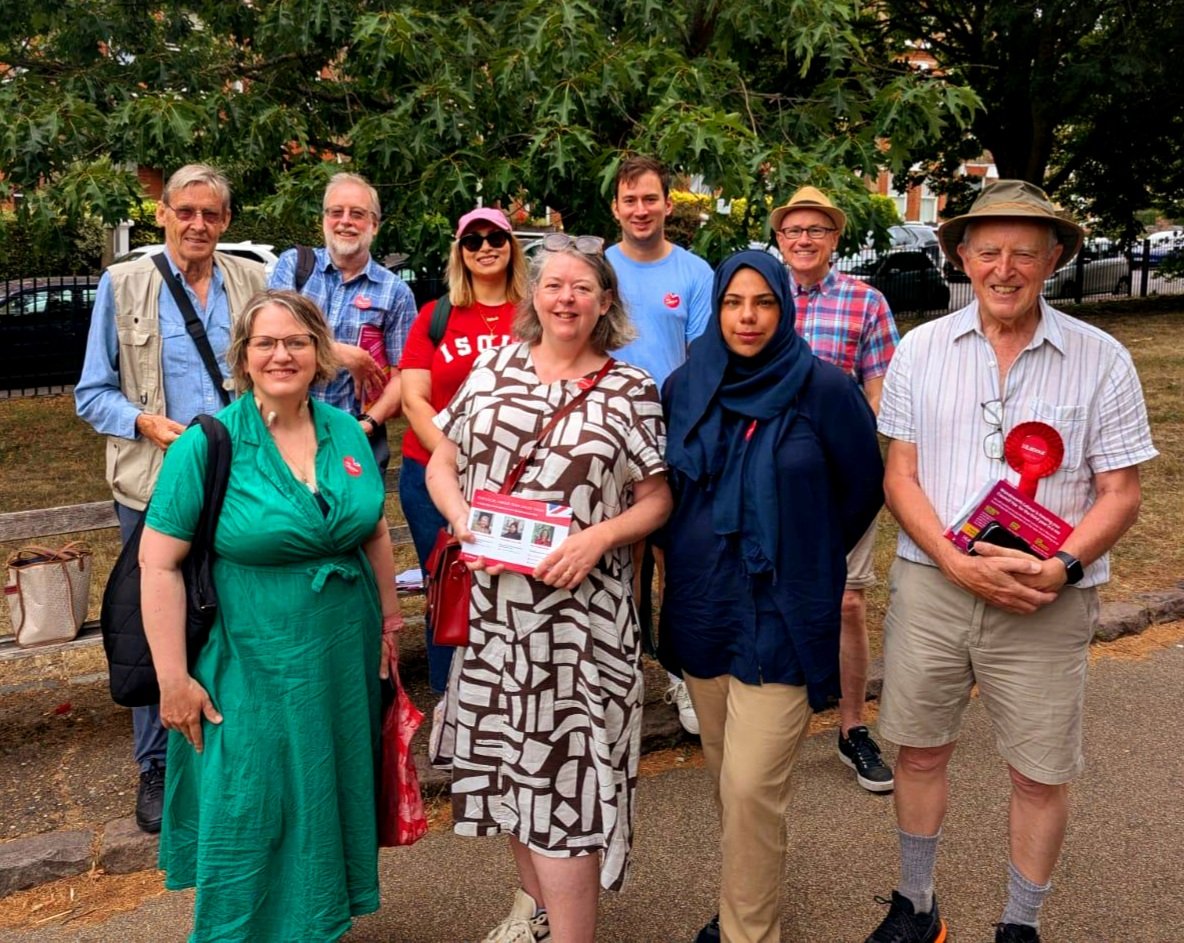 PutneyLabour's tweet image. Out speaking to residents in Wandsworth Town over the weekend supporting Cllrs Sarah Davies & Sana Jafri.
Very positive conversations about the improvements a Labour Council have made over the past 3 yrs to make Wandsworth and cleaner & safer borough.