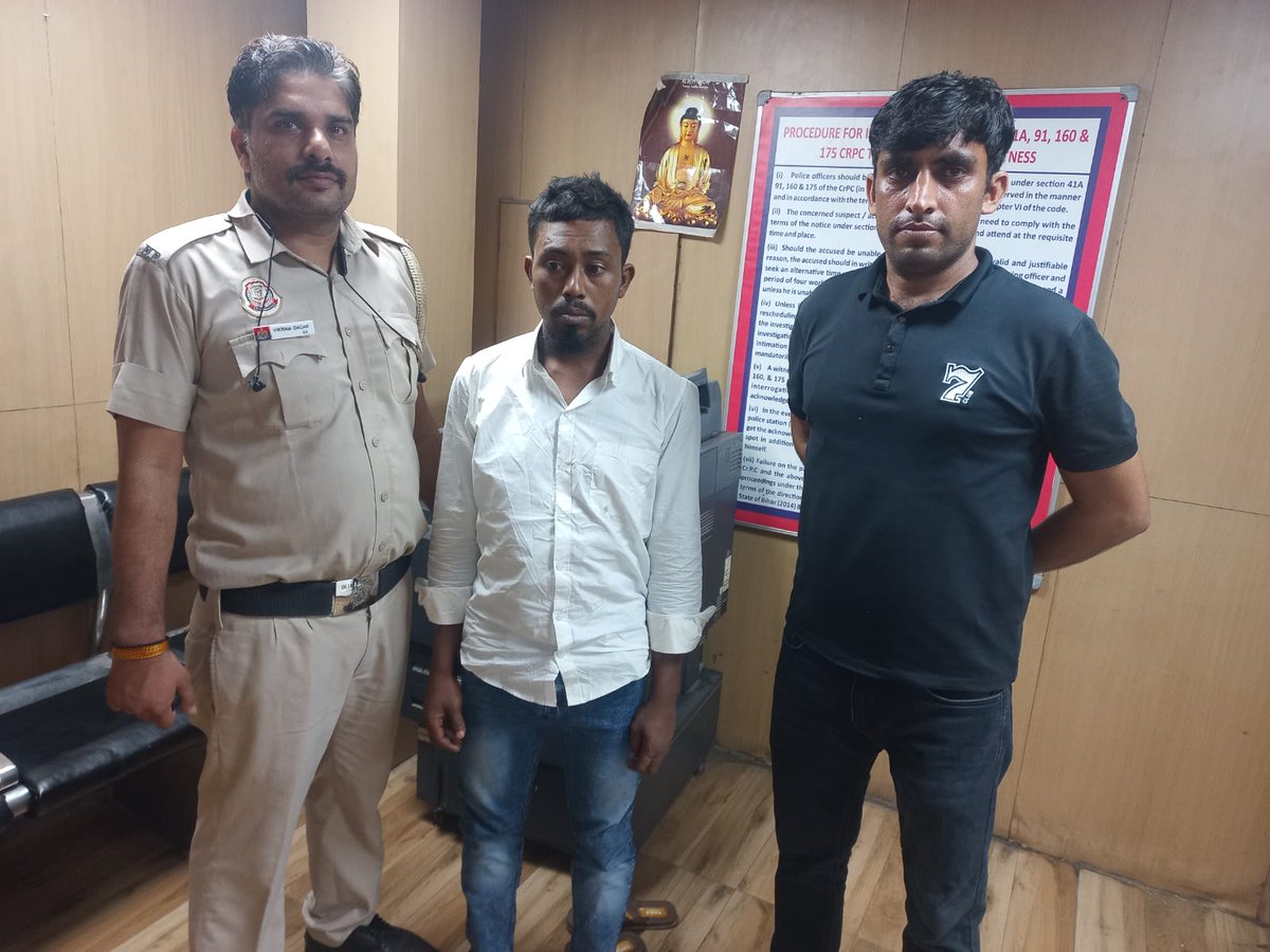 RPF Delhi Division (@rpfnrdli) on Twitter photo <a href="/RPF_INDIA/">RPF INDIA</a> <a href="/RailwayNorthern/">Northern Railway</a> <a href="/rpfnr_/">RPF Northern Railway</a> <a href="/RailwaySeva/">RailwaySeva</a> <a href="/RailMinIndia/">Ministry of Railways</a> <a href="/railmedia/">Rail Media</a>
MISSION YATRI SURAKSHA
Crack mobile/TOPB thieve at New Delhi Railway station
One person Yusuf S/O Maqbool R/0 Village Krishnagar, PS Lumding, Distt-Hojai, Assam arrest by the crime team of RPF New Delhi. <a href="/RPF_INDIA/">RPF INDIA</a> <a href="/RailwayNorthern/">Northern Railway</a> <a href="/rpfnr_/">RPF Northern Railway</a> <a href="/RailwaySeva/">RailwaySeva</a> <a href="/RailMinIndia/">Ministry of Railways</a> <a href="/railmedia/">Rail Media</a>
MISSION YATRI SURAKSHA
Crack mobile/TOPB thieve at New Delhi Railway station
One person Yusuf S/O Maqbool R/0 Village Krishnagar, PS Lumding, Distt-Hojai, Assam arrest by the crime team of RPF New Delhi.