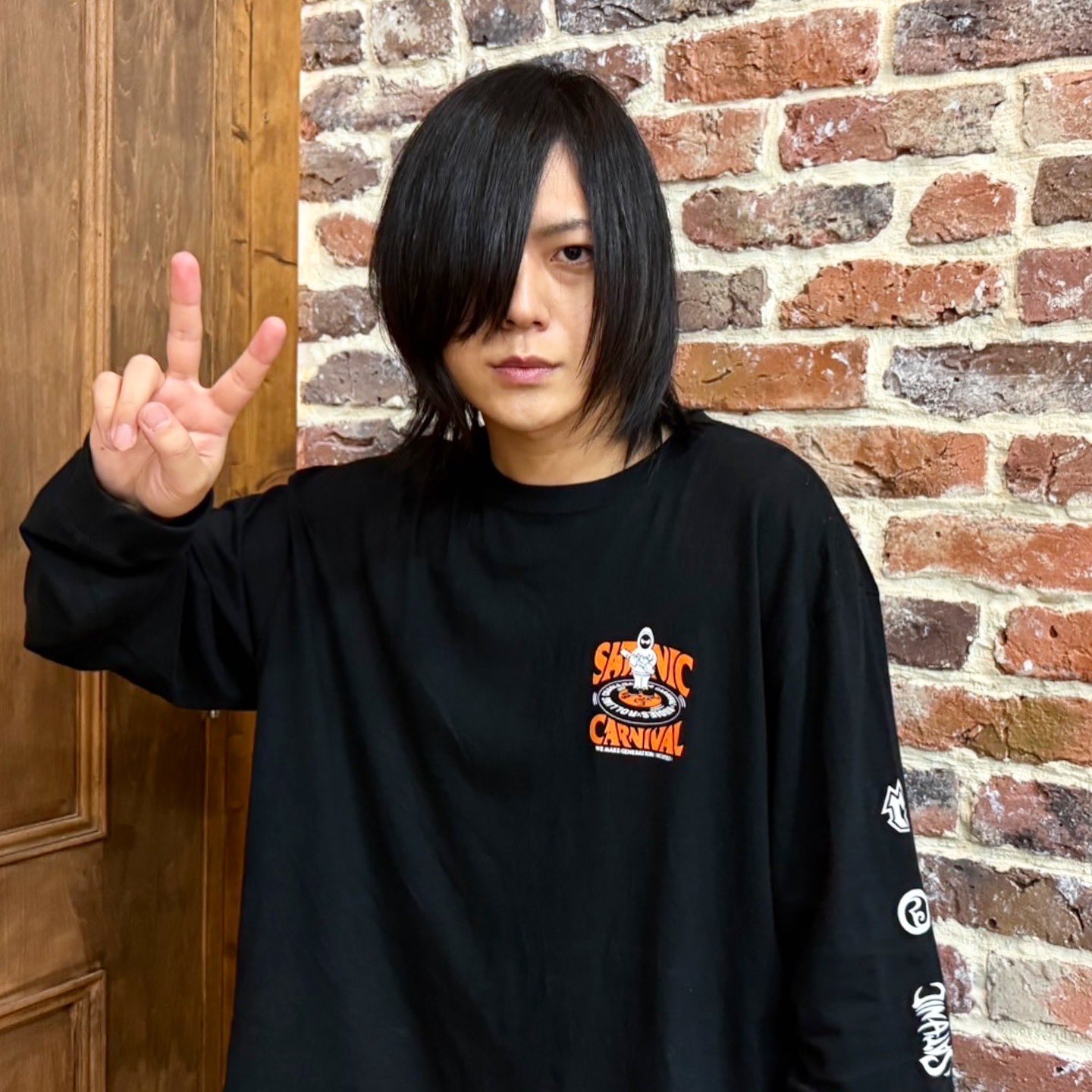 SiM tシャツ こやまたくや SiMの公式Tシャツのデザインの依頼をいただきました。これでOKが