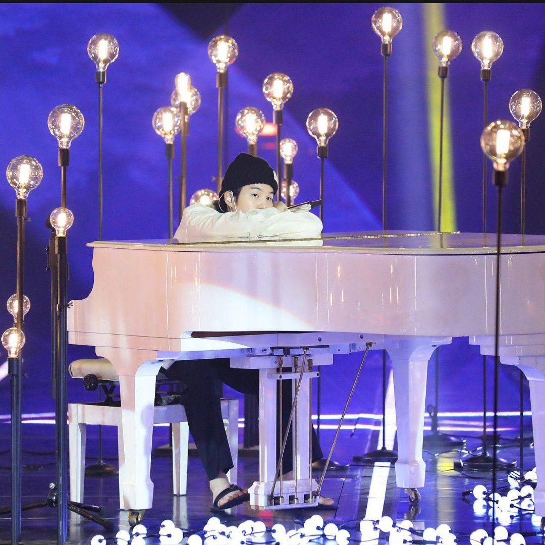 슈가 기부
슈가 세브란스
슈가 디데이
슈가 고양이
슈가 노래 
슈가 대취타 
슈가 발렌티노
슈가 NBA 
슈가 작곡
슈가 프로듀서