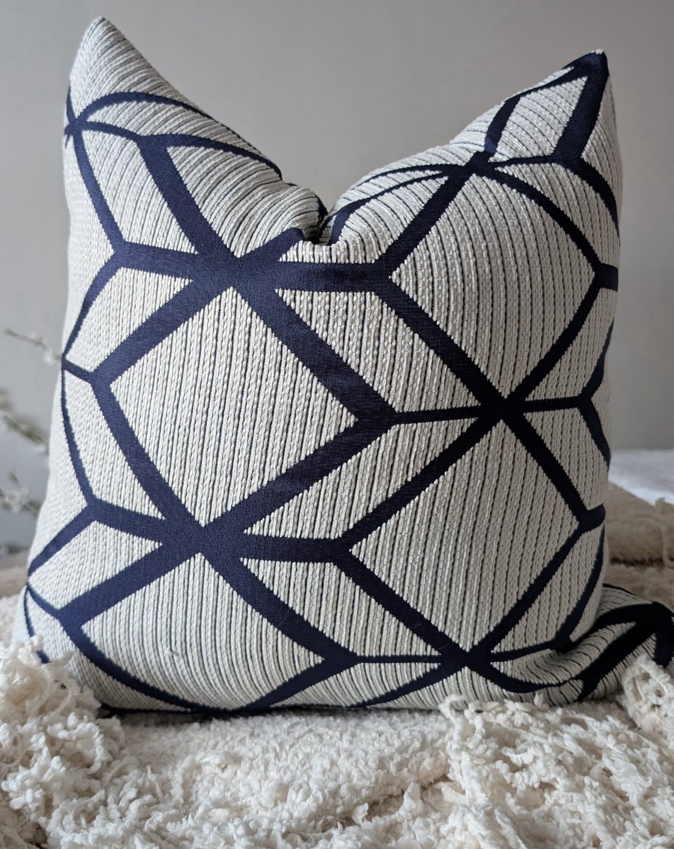 dotcominteriors's tweet photo. 45k each pillow 
Waaabi https://t.co/Xv7eZdtEuA