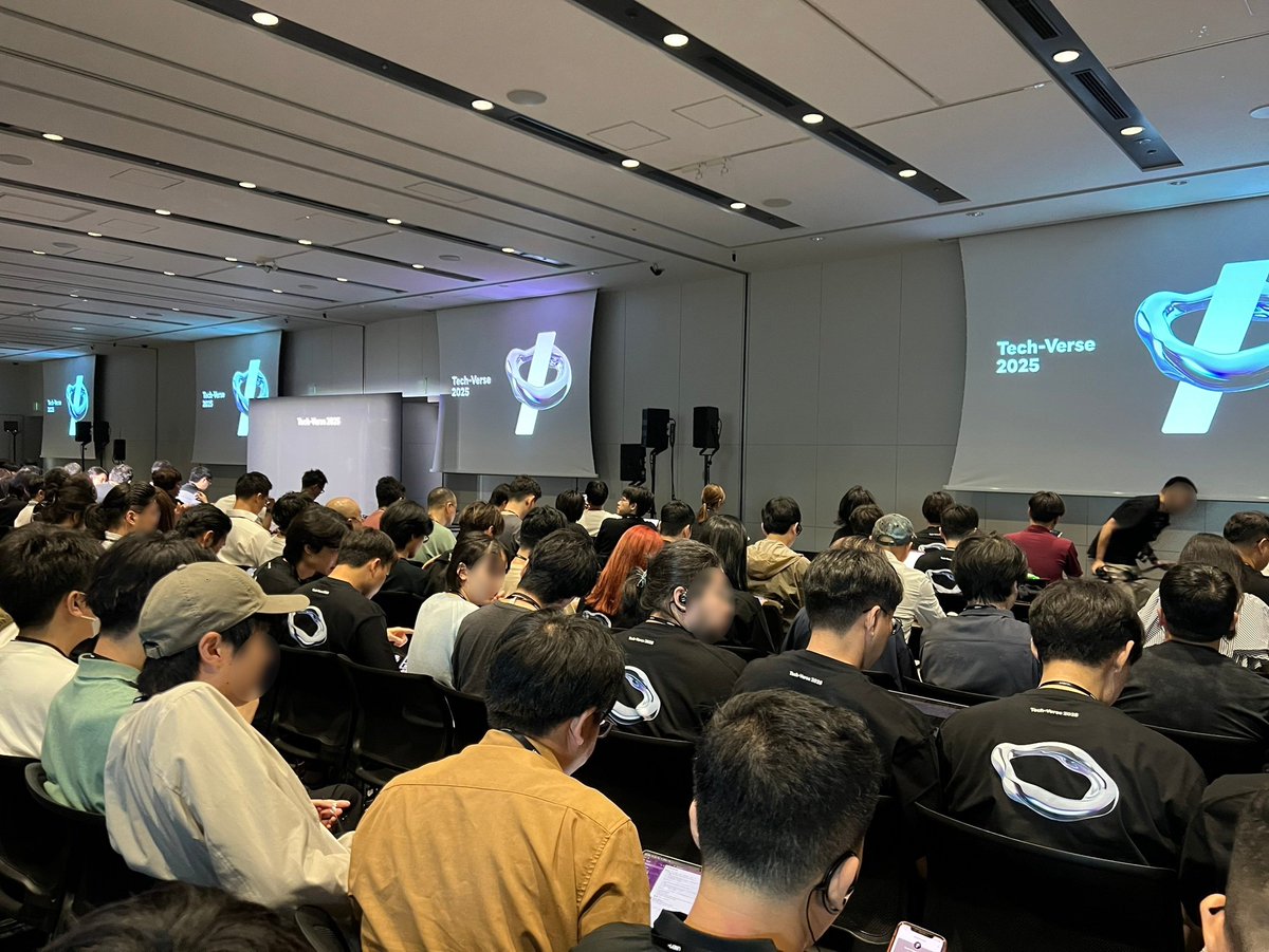 line_developers's tweet image. 📢 Tech-Verse 2025, 현장 분위기 전해드립니다 🔥

LY Corporation의 엔지니어·디자이너·PM이
도쿄 기오이초 오피스에 모였습니다!

6/30(월)~7/1(화)
세션은 온라인으로도 시청할 수 있습니다.
지금 온라인으로 함께하세요👇
tech-verse.lycorp.co.jp/2025/ko/
