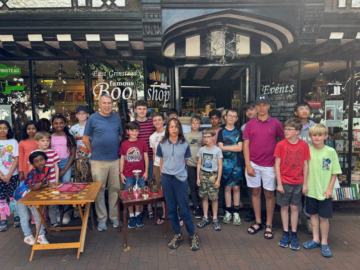 JohnPye7's tweet image. This  was the scene outside East Grinstead Bookshop yesterday afternoon  at the conclusion of our first ever junior chess tournament. Lots of  smiling, successful children winning medals &amp;amp; trophies.Know of a budding chess enthusiast, join us for our next tournament in September😀
