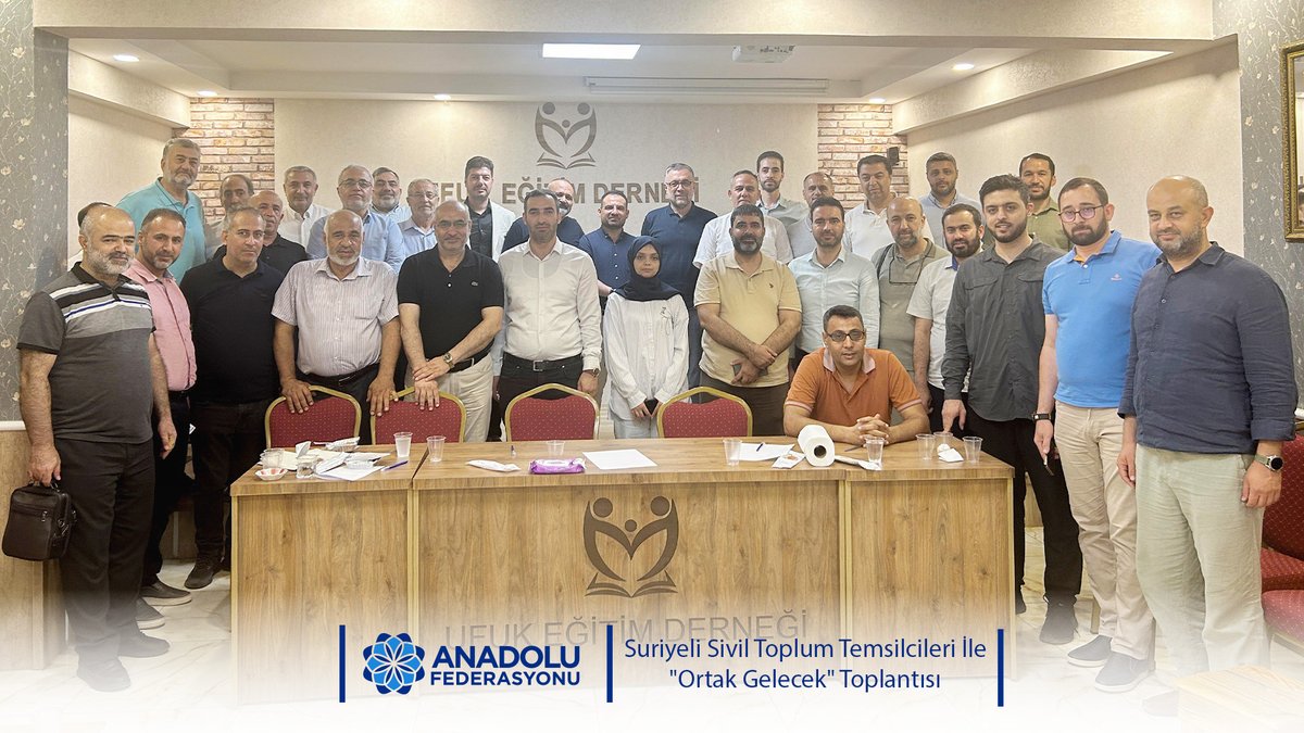 Suriyeli Sivil Toplum Temsilcileri İle "Ortak Gelecek" Toplantısı

Anadolu Federasyonu Başkanı Turgay Aldemir, beraberindeki heyetle birlikte Suriyeli sivil toplum temsilcileriyle "Ortak Gelecek" toplantısında bir araya geldi.