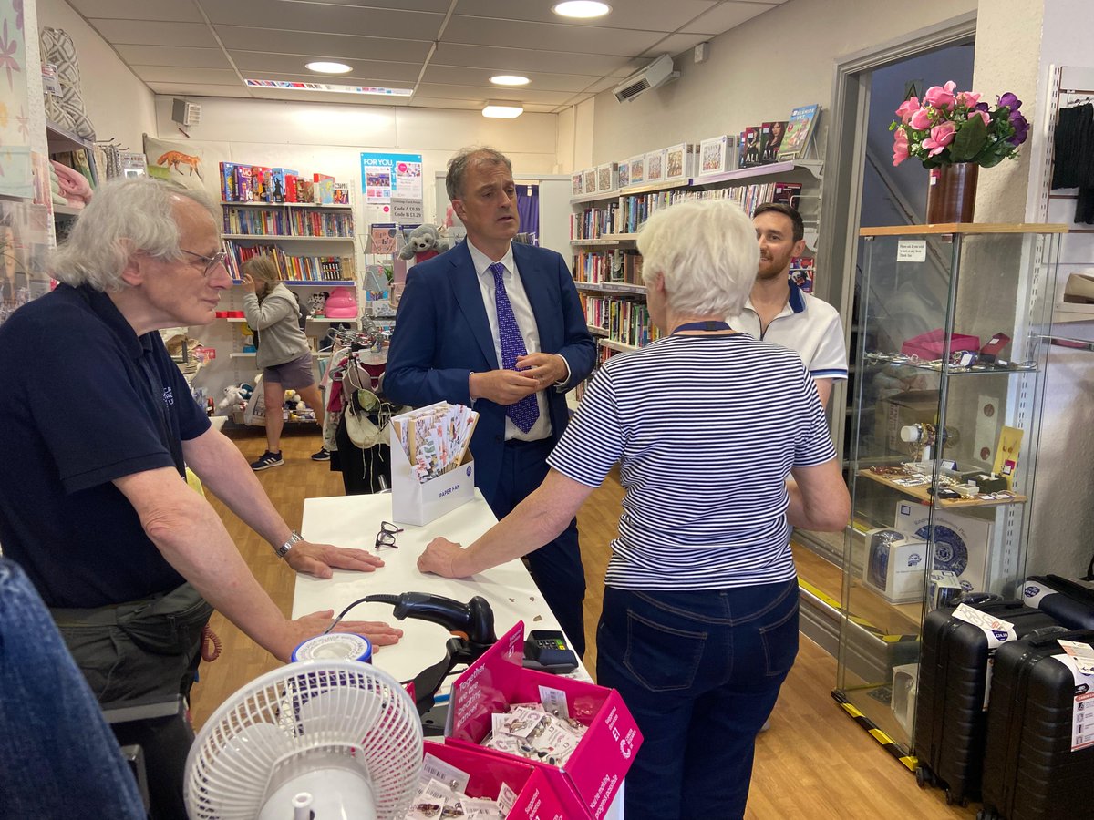 Julian Smith (@juliansmithuk) on Twitter photo Great to visit the <a href="/CR_UK/">Cancer Research UK</a> shop in Ripon recently and meet the amazing volunteers supporting life-saving research.
They are looking for more local volunteers β if you can spare a few hours, itβs a great way to make a difference.
Thanks to Liz and the team for the warm welcome! Great to visit the <a href="/CR_UK/">Cancer Research UK</a> shop in Ripon recently and meet the amazing volunteers supporting life-saving research.
They are looking for more local volunteers β if you can spare a few hours, itβs a great way to make a difference.
Thanks to Liz and the team for the warm welcome!