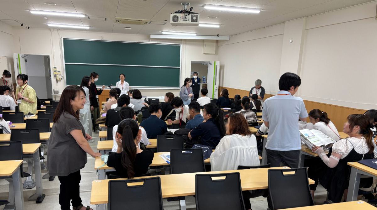 6/28（土）の土曜キャンパス見学会は、良い天候に恵まれ32組55名の皆様にご来場いただきました。ありがとうございました。

実習室や研究室などのキャンパス見学の後には、学生たちとたくさんお話をしていただきました。

#東邦大学 #薬学部