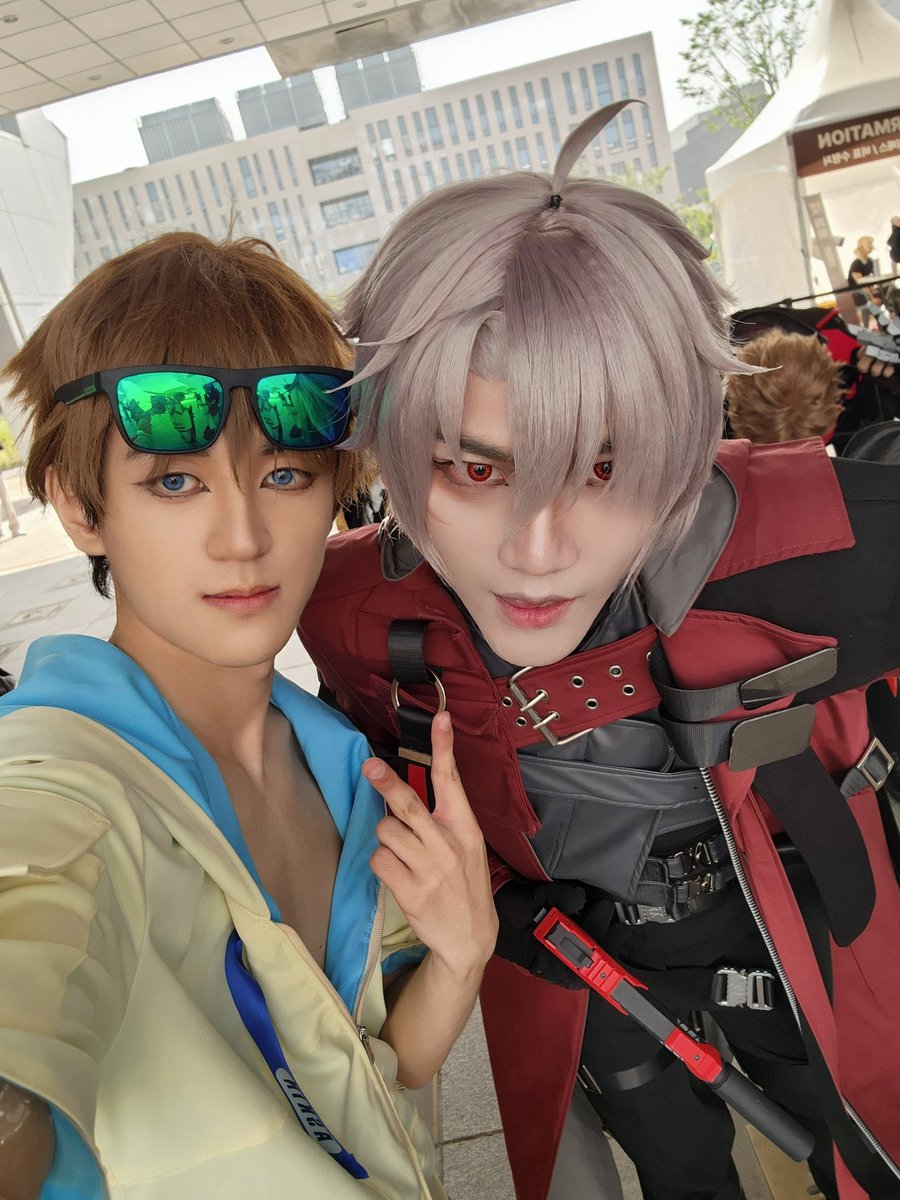 사신 루크 양일 봤다.
개부럽지. ㄹㅇ 개쩜 ㅋㅋ

존잘 형이랑 투샷 개좋다 우하하