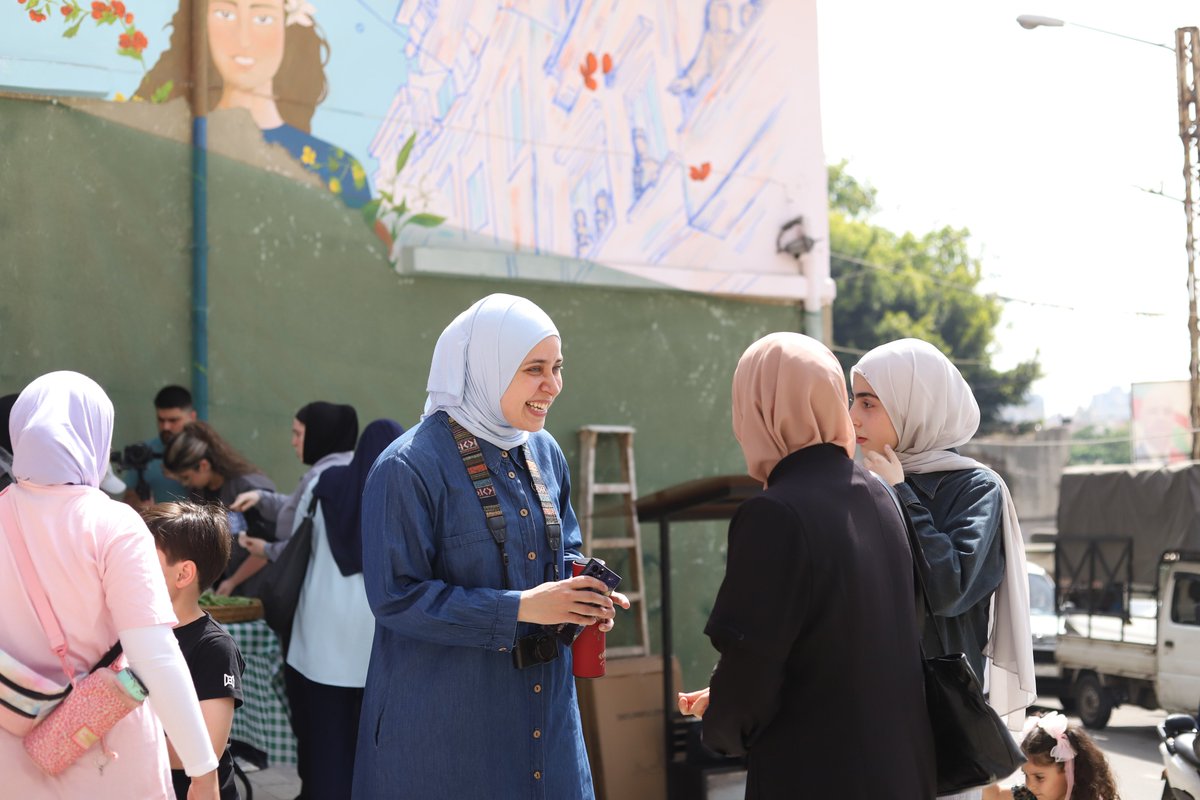 In Bab Al Tebbeneh &amp; Jabal Mohsen - former conflict lines in   #Tripoli - women turned once-divisive urban stairs into a symbol of unity.

With support from @UNWomen &amp; @WPHFund, @Ruwwadlb &amp; Catalytic Action reopened the public space with a community event bridging  divides.