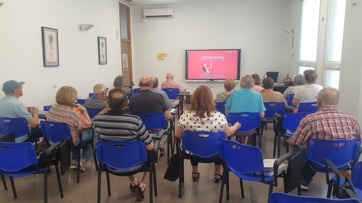 IncisoES's tweet photo. 📲 𝗟𝗼𝘀 𝗠𝗮𝘆𝗼𝗿𝗲𝘀 𝗙𝗼𝗿𝗺𝗮𝗻 𝗹𝗮 𝗥𝗲𝗱 en Albacete, Ciudad Real, Tomelloso e Illescas.

😉Personas 𝗺𝗮𝘆𝗼𝗿𝗲𝘀 𝗱𝗲 𝟲𝟬 𝗮𝗻̃𝗼𝘀 que se están formando en 𝗻𝘂𝗲𝘃𝗮𝘀 𝘁𝗲𝗰𝗻𝗼𝗹𝗼𝗴𝗶́𝗮𝘀 

#LosMayoresFormanlaRed @gobjccm @BienestarCLM https://t.co/wGtUp9fYmJ