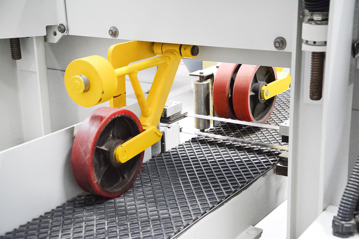 🔥 High Point HP66 Twin Horizontal Resaw – Now Fully Serviced &amp; Ready to Work 🔥

Twin-blade horizontal resaw built for serious timber processing. Cutting high volumes? This machine doesn’t flinch.

Video &amp; Images here: 
gfpmachines.com/product/high-p…