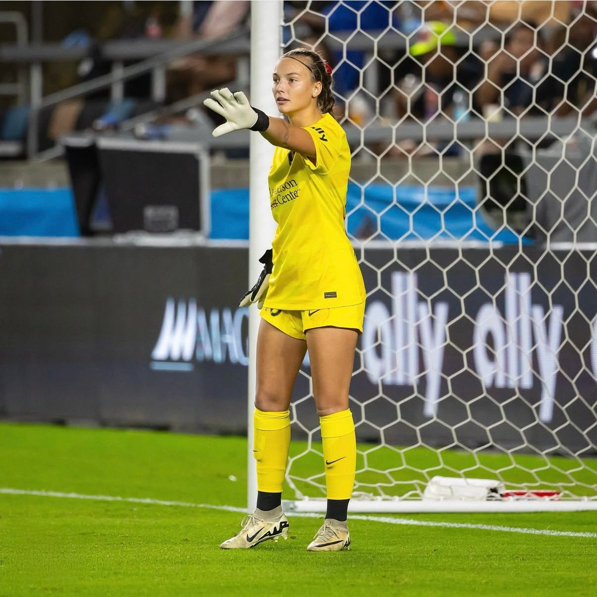 Hinz is here 🇺🇸

#WeAreSydney | @ heatherhinz / IG