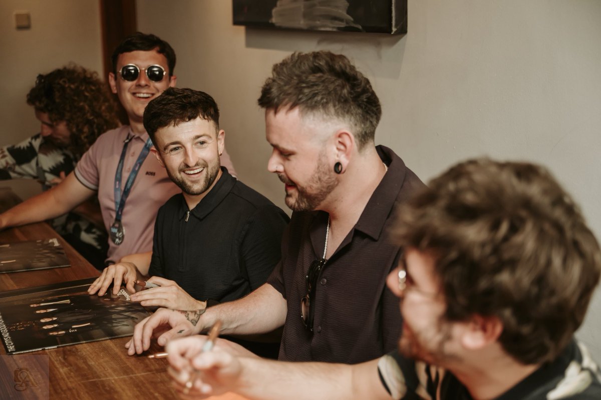 The Rosadocs (@therosadocsuk) on Twitter photo What a way to spend a Sunday afternoon. Thank you so much to everyone who came along to our signing yesterday, it was great to see and talk to you.
What a fantastic way to welcome our EP into the world🧡🖤
📸: <a href="/cliffy94/">Scott Antcliffe</a> What a way to spend a Sunday afternoon. Thank you so much to everyone who came along to our signing yesterday, it was great to see and talk to you.
What a fantastic way to welcome our EP into the world🧡🖤
📸: <a href="/cliffy94/">Scott Antcliffe</a>