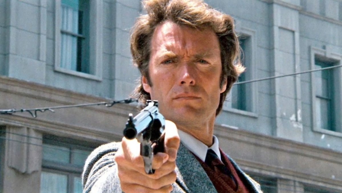 Por el aumento de la delincuencia y tras la redada del martes, el Ayto. se pone serio y saca...una plaza de policía local.

Hace 3 años se pedían 7 y PSOE, PP y Vox rechazaron nuestra moción. 

¿Están buscando al superpoli de los 80?
En la #Velilla del #PSOE todo es posible.