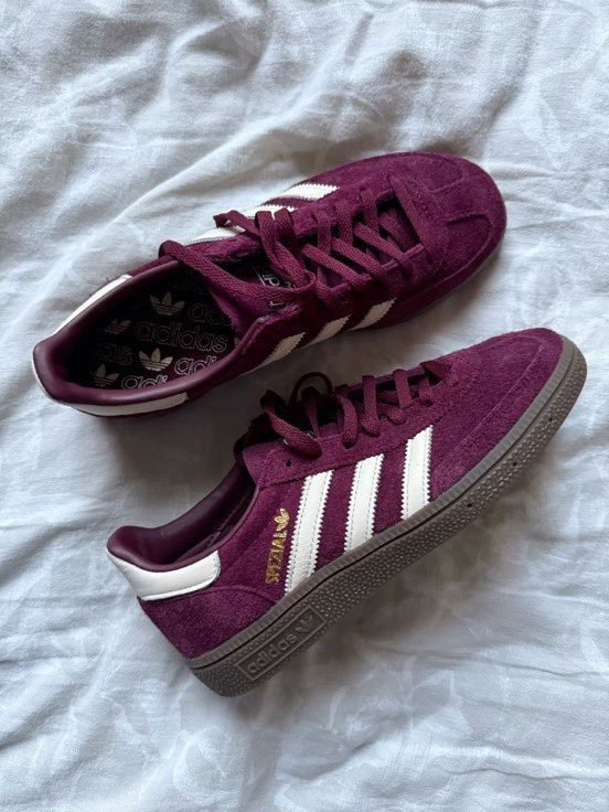 qtpilove's tweet photo. list hidden gem shops from China yg menjual Luxury sneakers with less than 90% off from Official Store 😭

1. Adidas
2. Nike
3. Onitsuka Tiger 
4. New Balance
5. Converse 
6. Anta 
7.  Vans
8. Skechers

bookmark now and meh I share details di bawah 👇🏻 https://t.co/glcUSy92xM