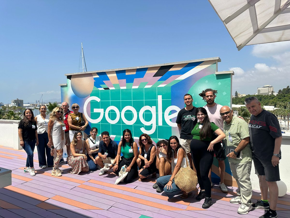 CREMalaga's tweet photo. La semana pasada realizamos una actividad de vida asociativa con #voluntariado provincial del proyecto #Click_A. Visitamos el Centro Google de Excelencia para la Ciberseguridad de Málaga, con una jornada de formación y visita por las instalaciones https://t.co/MqYmqP7Em5