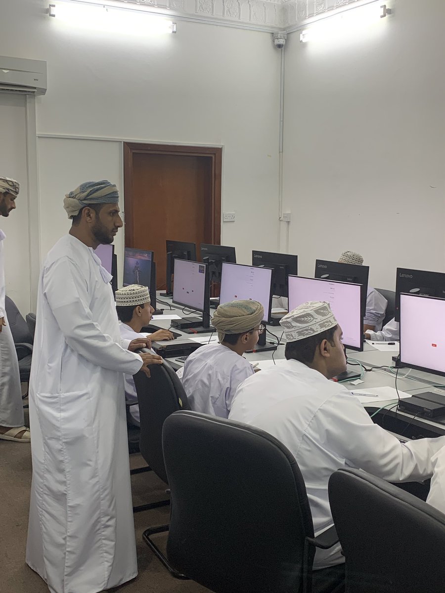 بدء استقبال الطلاب المتقدمين للدراسة بالمعهد؛ لأداء المقابلة والاختبار، يستمر إجراء المقابلات والاختبار إلى تاريخ 9 يوليو ٢٠٢٥م.