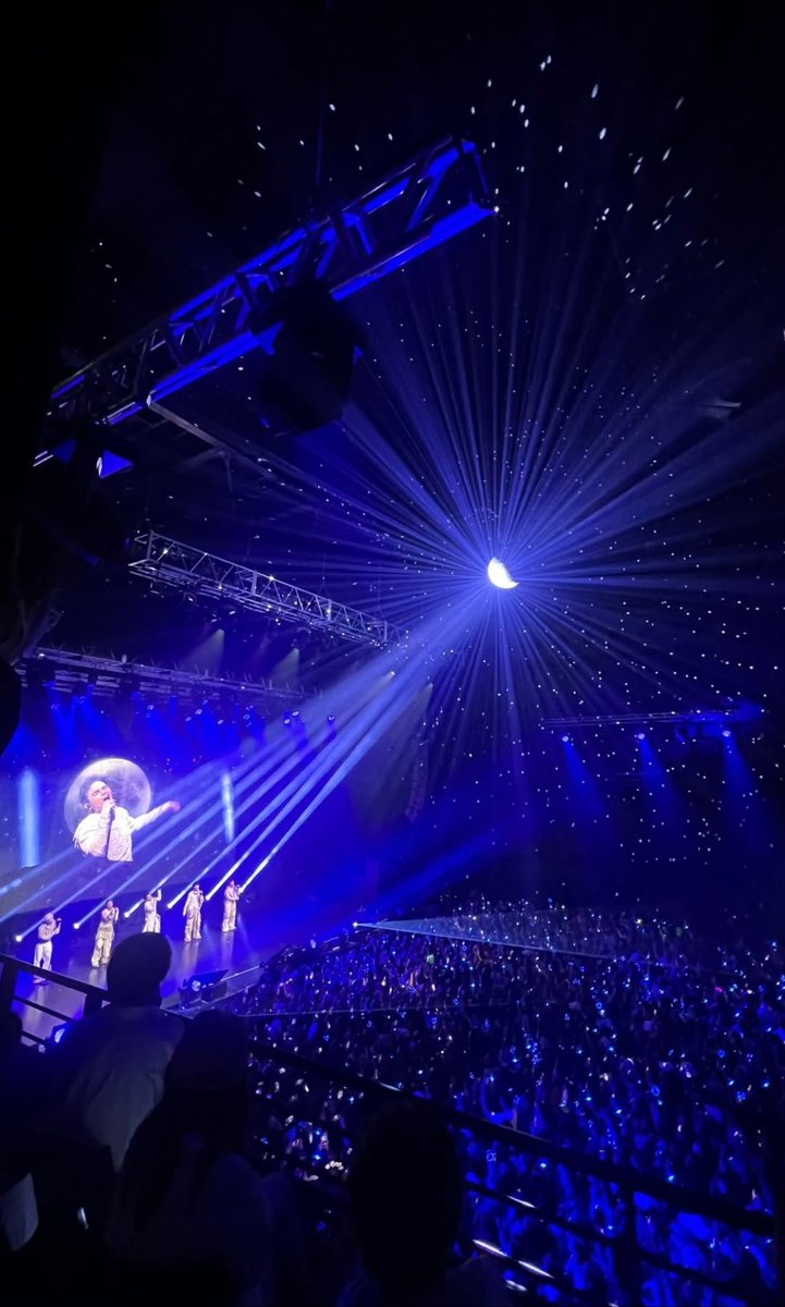 yung reflection ng Moonlight, ang gandaaaa🤧

SB19 FIRES UP TAIPEI 
<a href="/SB19Official/">SB19 Official</a> #SB19
#SimulaAtWakasInTaiwan