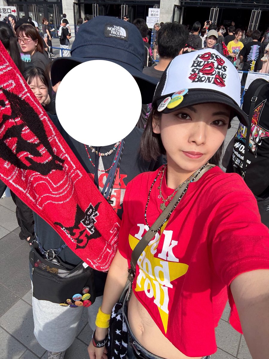bz_sion's tweet photo. 生きててよかった 😭😭✨

大好きな2つのバンドを
至近距離で見れて 幸せでした、、、

伝説となるこの日に
運を使い果たして 正解だった、、💧

B'zもONEOKROCKも
                            最高〜！！！！！❤️‍🔥
 #bz #ONEOKROCK  #UNITE #UNITE02 https://t.co/t5hoIcIdrw