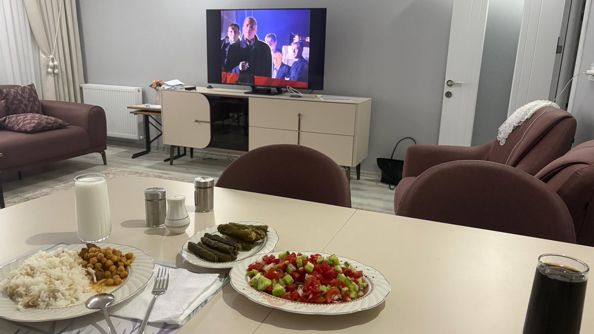 Hanımla yaz tatili planı yemek, çay, vadi, sigara

<a href="/ayterazide/">EK</a>