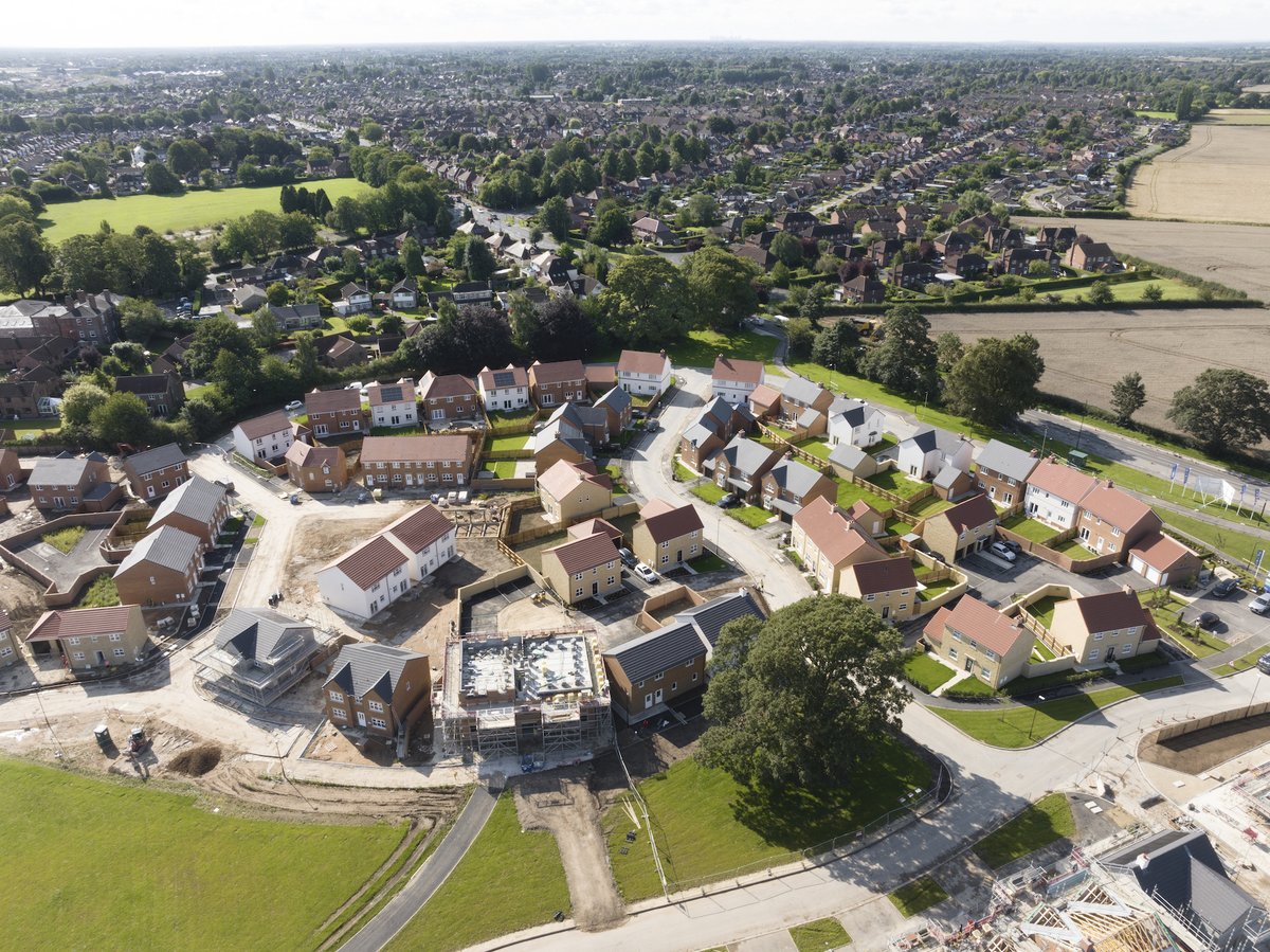 Open Event this Saturday! 🎉Come and explore 5 popular house styles at Langley Gate #York – now over 80% sold, homes priced from £339,995.

Pop in and find out what offers are available!

📍Boroughbridge Rd, Yorkwww.millerhomes.co.uk/new-homes/york…