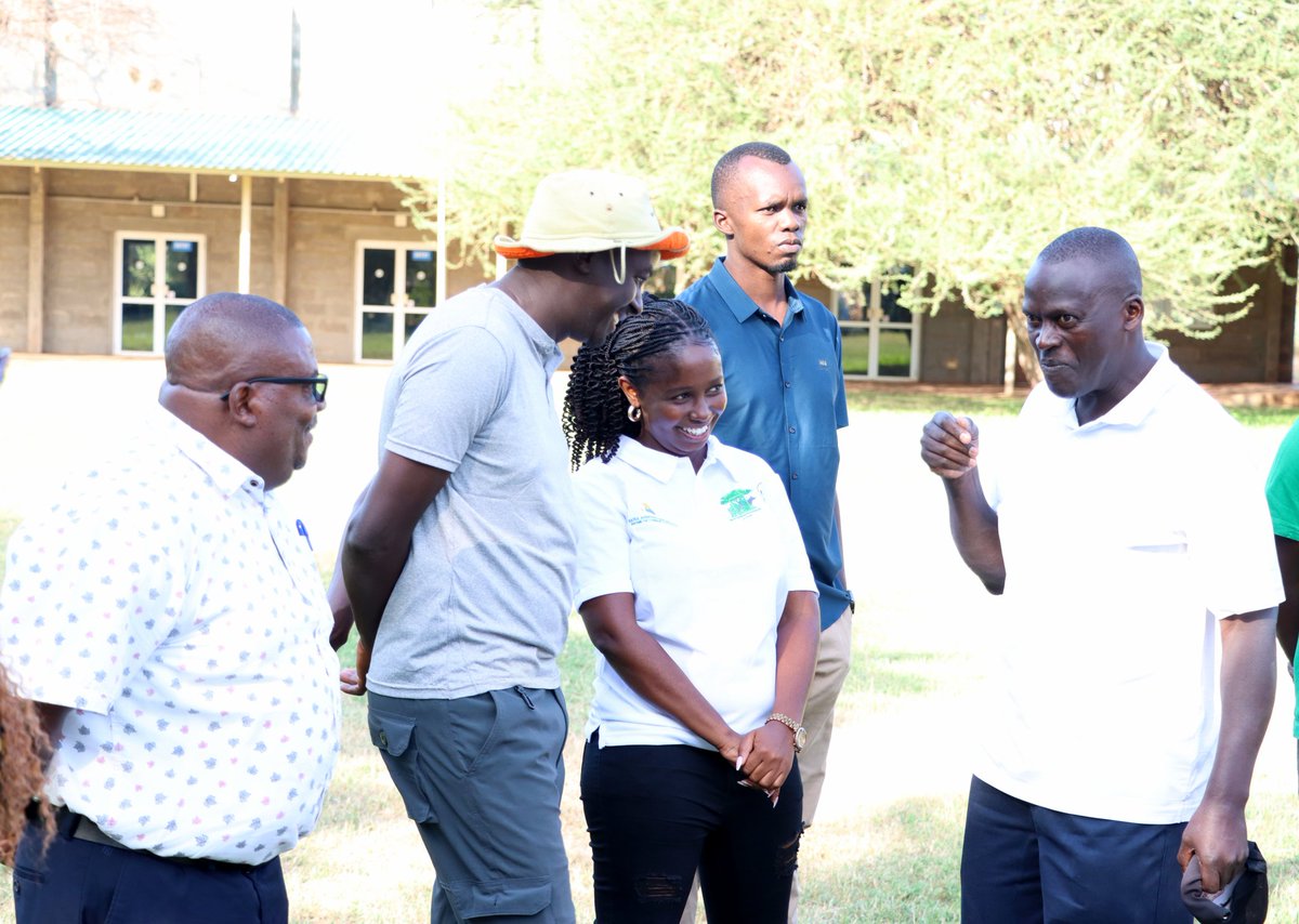 TaitaTaveta006's tweet image. 1/5
🌿@CIFOR_ICRAF is hosting a 2.5-day Data Analytics Workshop in Voi, Taita Taveta for the “Delivering Nature-based Solutions” project.

🌱 Focus: Co-creating a #NatureBasedSolutions  NbS indicators dashboard with 36 county officials from Taita Taveta &amp;amp; Makueni.