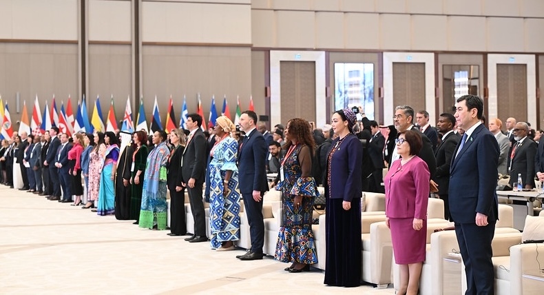 For #ParliamentDay 2025, <a href="/IPUparliament/">IPUparliament</a>'s snapshot of the views, motivations and concerns from the global parliamentary community has now been published.

Access the annual #IPU global #MPs' perception poll to find out what #MPs are thinking.

➡️ipu.org/poll25