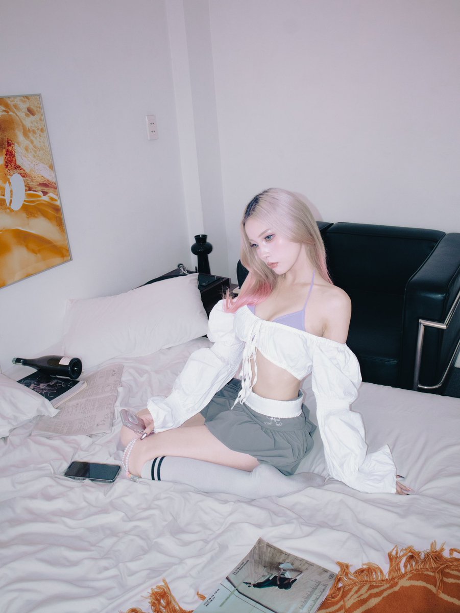 Yee Pink tweet media