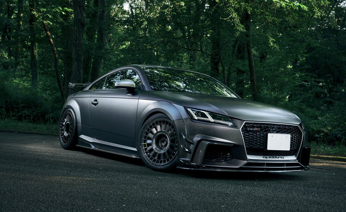 unparallelled_1's tweet image. TTRS  お化粧直しでフルプロテクション実施✨ ベース色のデイトナグレーにつや消しのフィルムでマットに仕上げてみました😏

補強ももちろんカーボンパーツで
さらにTURBOFANホイールに エアロパーツもアップデート👏

 #UNPARALLELLED
 #TTRS
 #BCRACING
 #RECARO
 #車大好き
 #少し怪しい