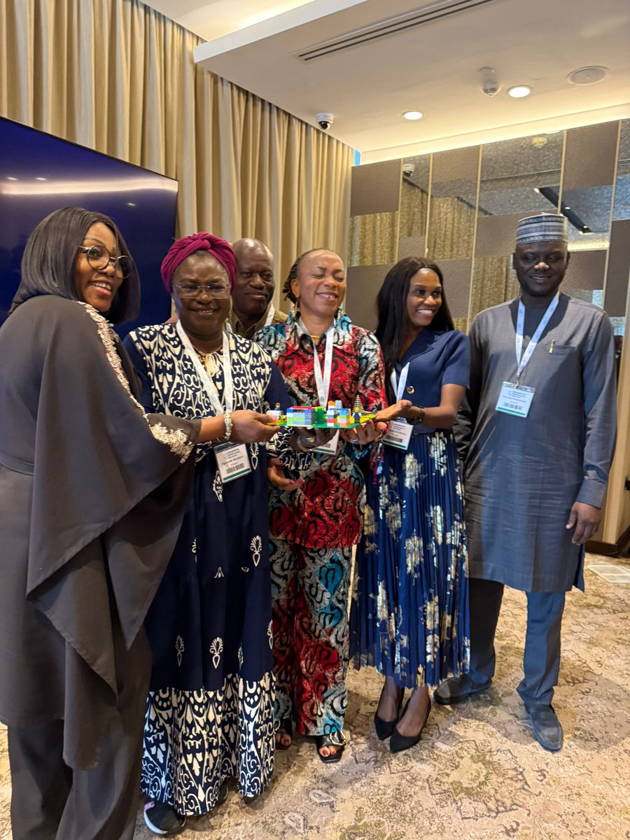 policyCollege's tweet image. #CPP Hadaba team @HBKU welcomed Nigeria’s Ministry of Finance officials for a hands-on workshop on delivering & monitoring sustainable-development projects. We swapped slides for LEGO bricks,prototyped solutions & broke down M&E frameworks-ending with clear, actionable next steps