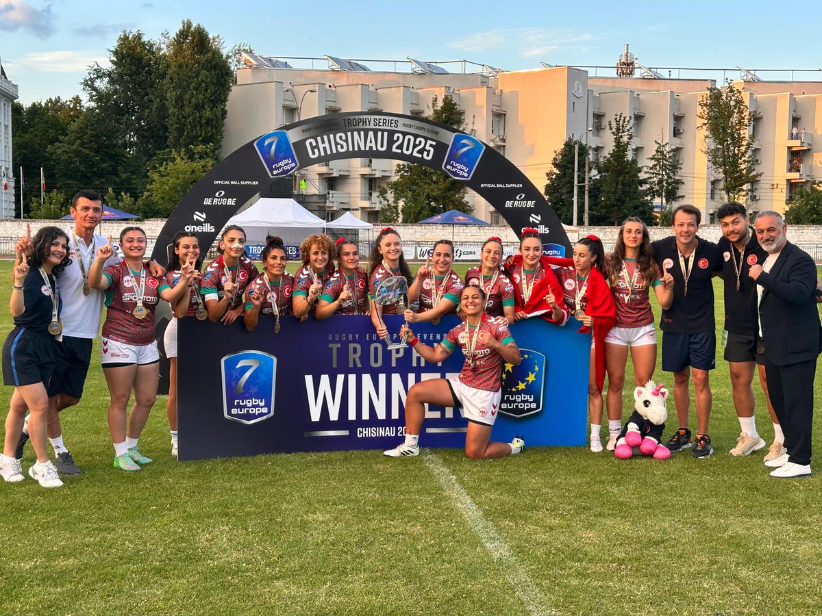 🇹🇷🏉 A Milli Kadın Ragbi Takımı, Trophy Avrupa Şampiyonası 2. Ayağı'nda finalde Danimarka'yı 24-12 mağlup ederek namağlup şampiyonluğa ulaştı.