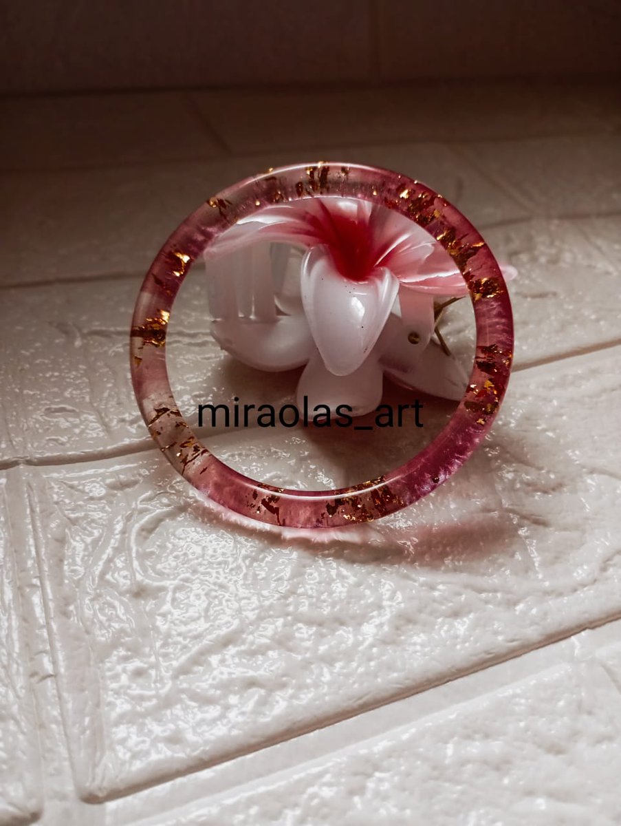 miraghini's tweet image. Resin artistry, where creativity meets functionality . Handcrafted by me and with love❤️.
We also make wedding souvenirs, key chains and so many more items.
Please patronize me and refer me too.
Message Miraola's🥹💞 Art on WhatsApp. wa.me/message/CRV2SS…