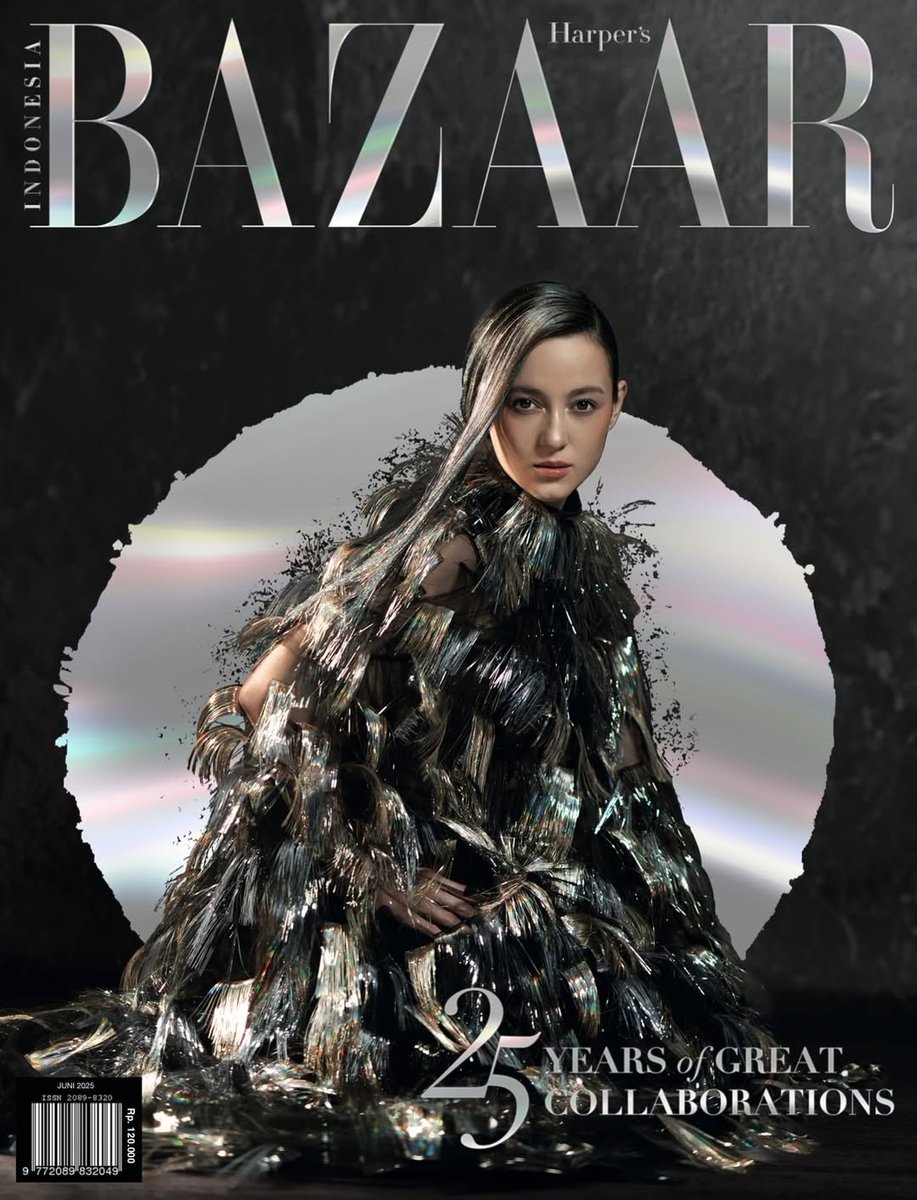 Julie Estelle covered the anniversary issue of Harper’s BAZAAR Indonesia.

📸: Nicoline Patricia Malina