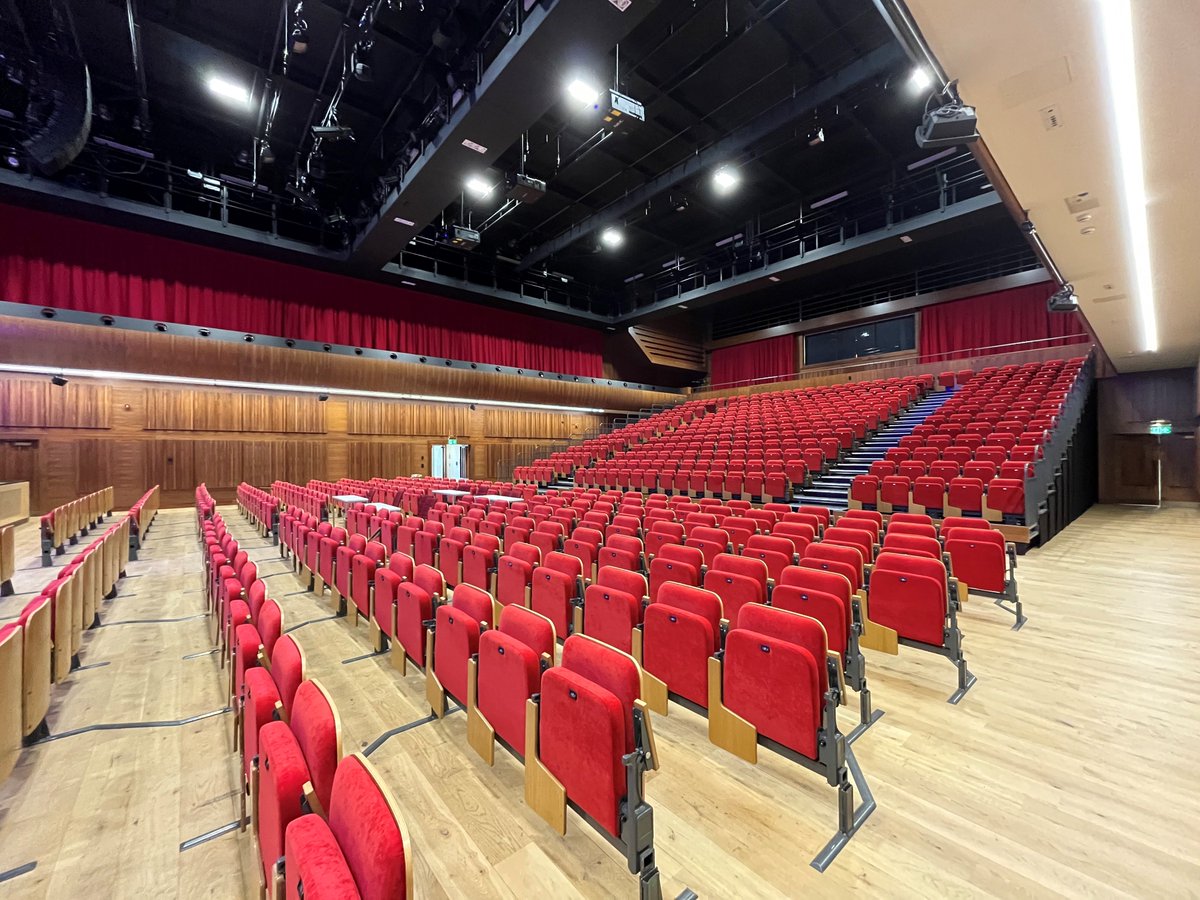 It's your vision, our venue ✨
Dynamic, flexible venues for training days, team-building, and everything in between.
Discover more: bit.ly/4kAVrcr