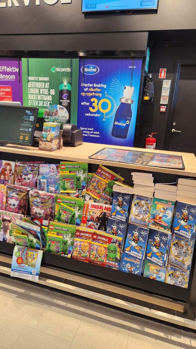 Tobacco and nicotine must be hidden in Danish stores.
In this one they’re hidden behind curtains – with ads for… nicotine 🧪
Right above the kids’ magazines 📚🧒
A ban for some. A billboard for others.
This isn’t protection – it’s business 💰
#dkpol #nicotine #tobaccocontrol