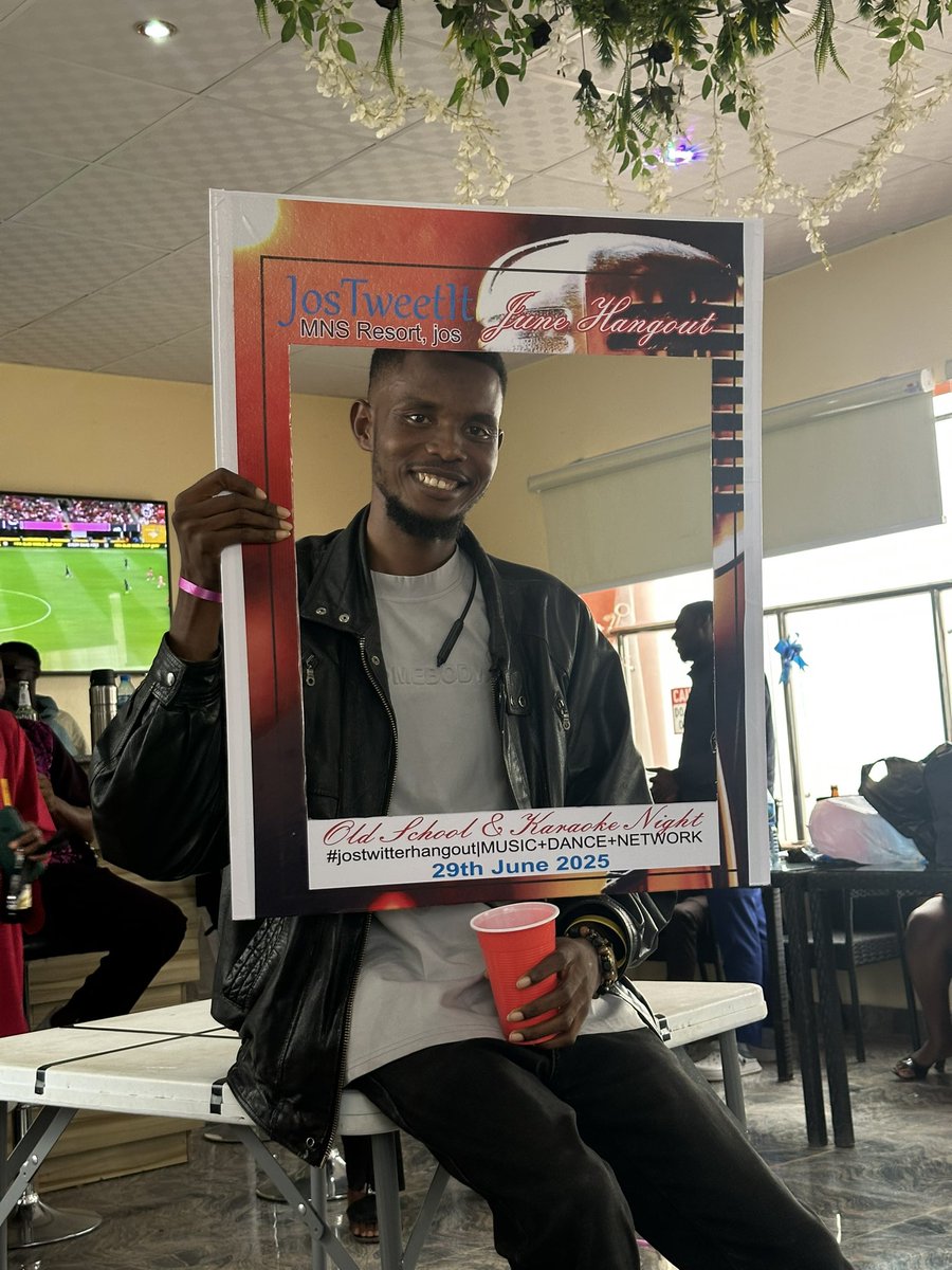 Success defined 
<a href="/JosTweetIt/">Jos Tweet It</a>