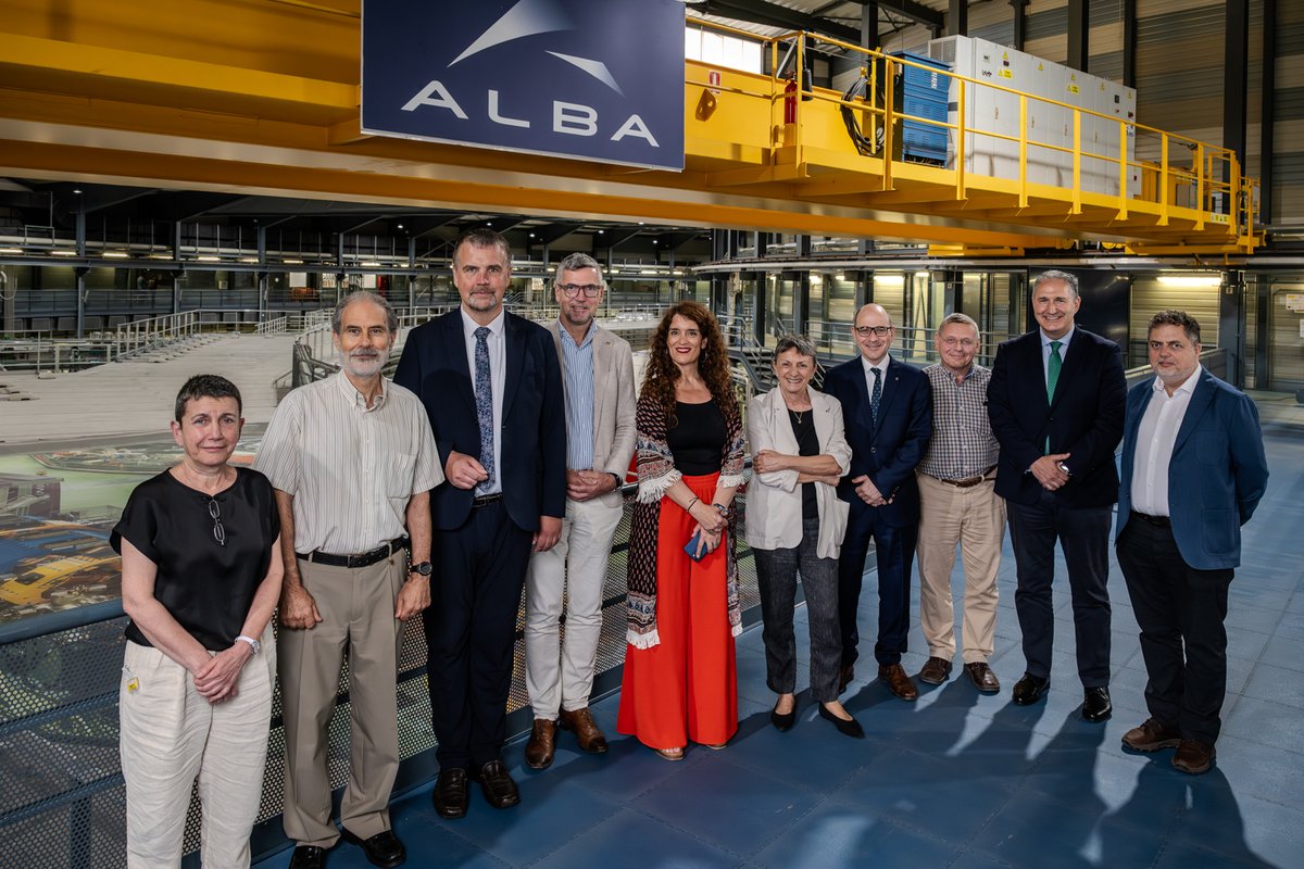 ALBAsynchrotron's tweet image. Last Friday we showed how ALBA contributes to frontier science to members of the @Europarl_EN who are part of the Panel for the Future of Science and Technology (STOA). They were led by Ivars Ijabs and came with @EvaOrtegaPaino @CienciaGob and  @oescardibul @recercauniscat