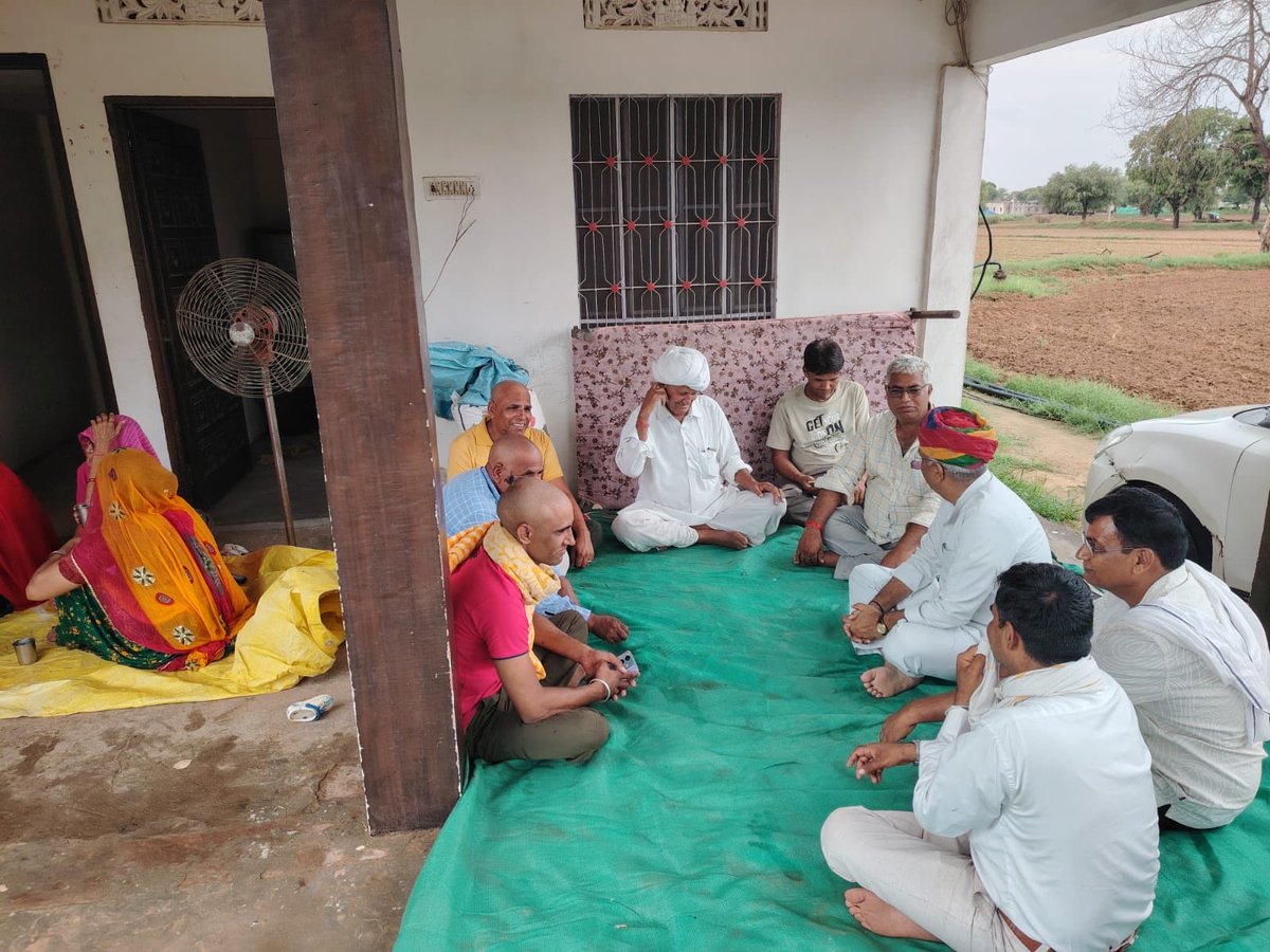 गत दिनों भट्टों की गली,प्रतापपुरा,रायथल,श्रीपुरा में शोकाकुल परिवारों से मिल कर सांत्वना प्रेषित की ।