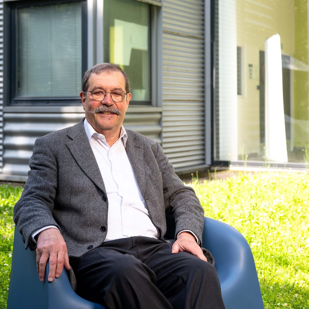 Le physicien Alain Aspect fait son entrée à l’Académie française.

Prix Nobel de physique 2022 et Essonnien depuis près de 50 ans, il rejoint le cercle très restreint des scientifiques nobélisés à siéger sous la Coupole.

Professeur à l’Institut d’Optique, à Polytechnique et à