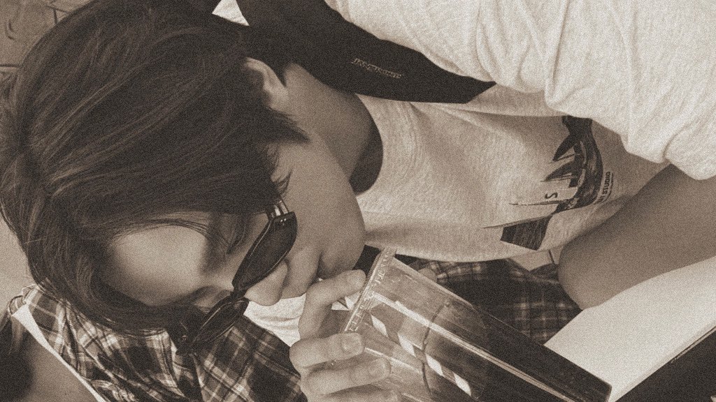 haecful's tweet photo. he’s so boyfriend https://t.co/FSQJiLB8Ut