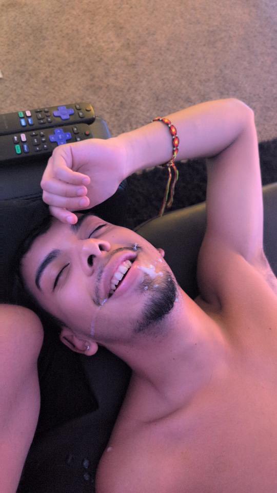Honeyf4g's tweet photo. true joy 💦😈 https://t.co/Aa1igLiNgt