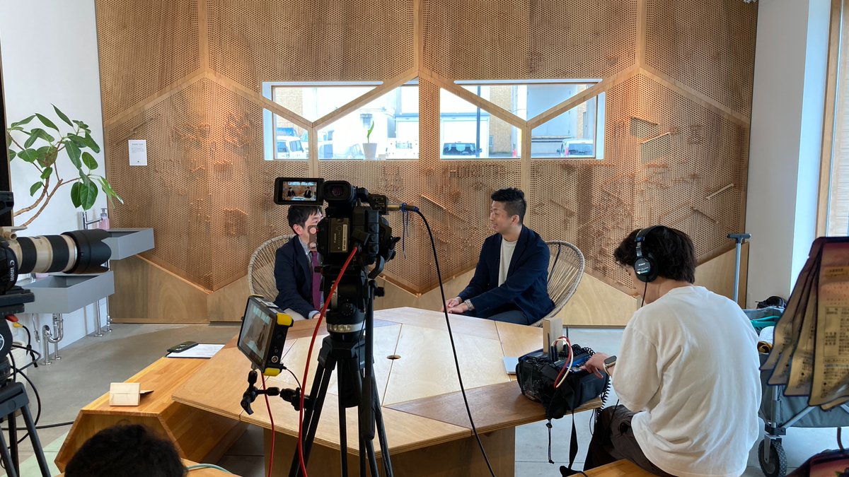 三谷産業株式会社 情報システム事業部【公式】 (@mitanijyosys) on Twitter photo \#三谷情報フェア/
福井県にある「HORITA LIFE CANVAS」での撮影中の一コマ。とてもステキな空間での和やかな撮影でした。
店内は大人もワクワクする仕掛けがいっぱい。
撮影部隊もみんなたっぷりお買い物しました。
皆さんもぜひ一度行ってみては?<a href="/horitabungu/">🍀ホリタ文具🍀〜現在Xおやすみ中〜</a>
視聴申込:mitani.co.jp/fair/ \#三谷情報フェア/
福井県にある「HORITA LIFE CANVAS」での撮影中の一コマ。とてもステキな空間での和やかな撮影でした。
店内は大人もワクワクする仕掛けがいっぱい。
撮影部隊もみんなたっぷりお買い物しました。
皆さんもぜひ一度行ってみては?<a href="/horitabungu/">🍀ホリタ文具🍀〜現在Xおやすみ中〜</a>
視聴申込:mitani.co.jp/fair/