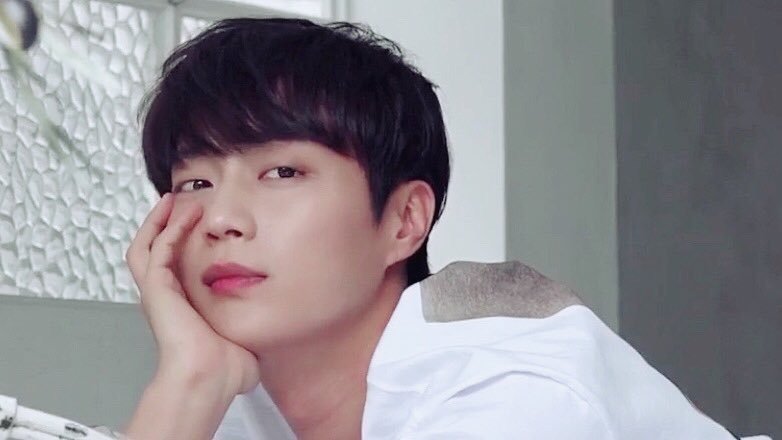 🪽까💡🌹 tweet media