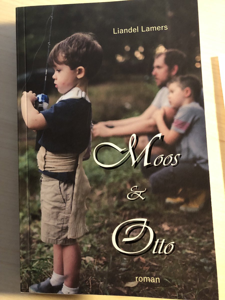 Recensies op mijn roman druppelen binnen. Mooie recensie op leestafel.info en vier sterren op Hebban 😊 #Moos&amp;Otto #psychologischeroman #liefde #vriendschap #debuutroman