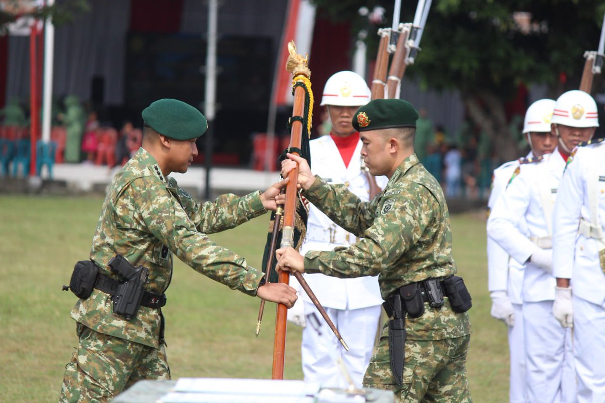 yonif413bremoro's tweet photo. Penuh Khidmat dan Haru, Danyonif 413/Bremoro Serahkan Kepemimpinan kepada Pejabat Baru https://t.co/kqmxs3r7US