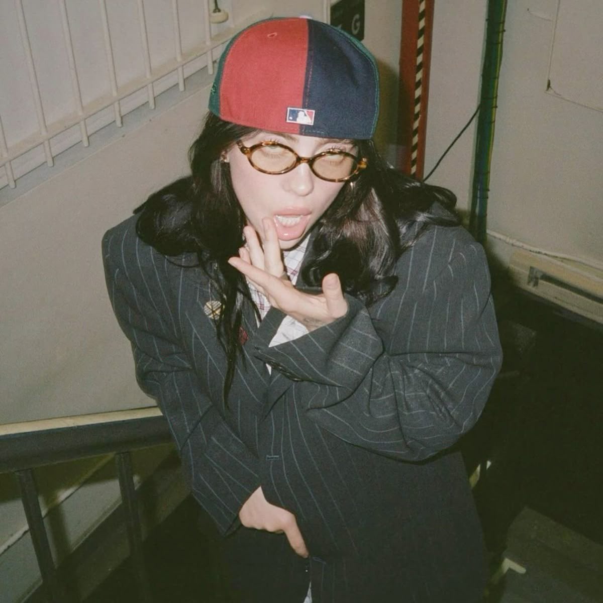 mebfiles's tweet photo. madison beer and billie eilish https://t.co/oqQa59MATb