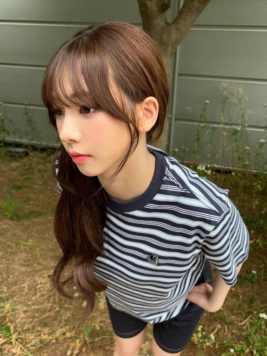 hourly karina tweet media